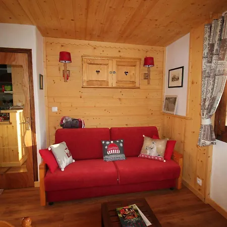 Joli Cosy A Champagny, Proche Centre, Terrasse, 4 Pers., Acces Rapide Commerces/telecabine - Fr-1-464-196 Apartment La Plagne