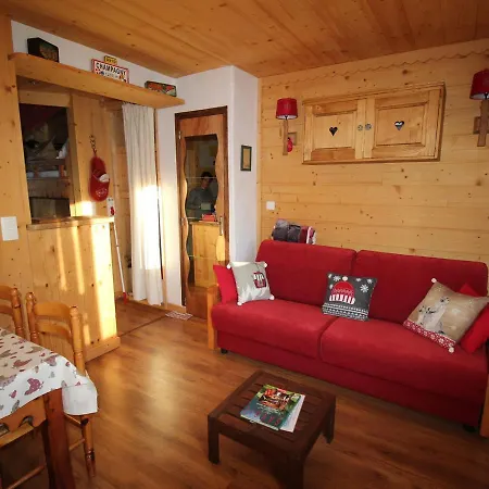 Joli Cosy A Champagny, Proche Centre, Terrasse, 4 Pers., Acces Rapide Commerces/telecabine - Fr-1-464-196 Apartment *