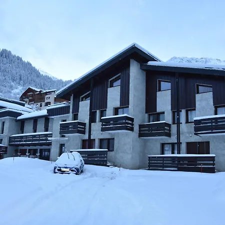 Apartment Joli Cosy A Champagny, Proche Centre, Terrasse, 4 Pers., Acces Rapide Commerces/telecabine - Fr-1-464-196
