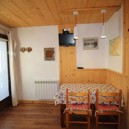 Appartement Accueillant 4 Pers. Proche Centre Champagny