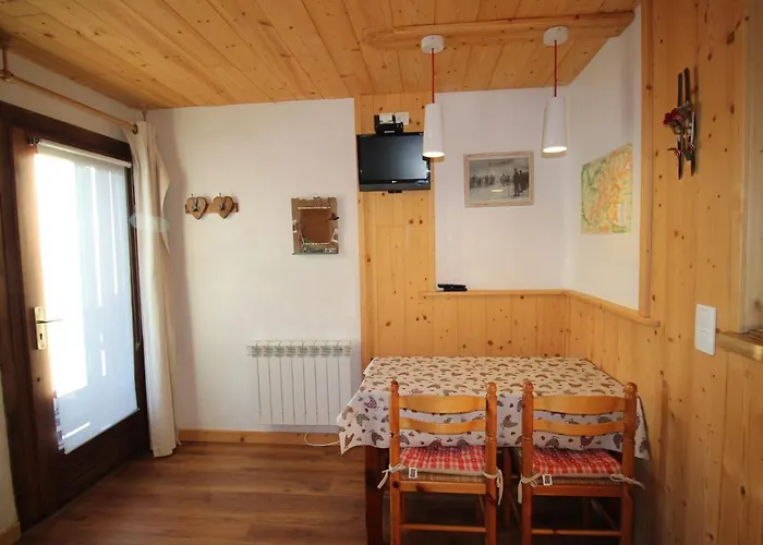 Apartment Accueillant 4 Pers. Proche Centre Champagny - Fr-1-464-196